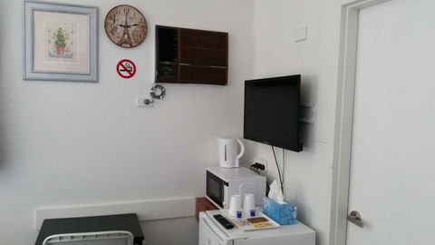 Perth City Motel - Redcliffe Tourism 1