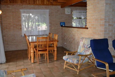 Riverside Cottages Augusta - Redcliffe Tourism 1