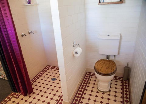 Belvoir B & B Cottages - Redcliffe Tourism 4