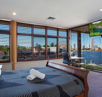 Chevron Oasis - Redcliffe Tourism