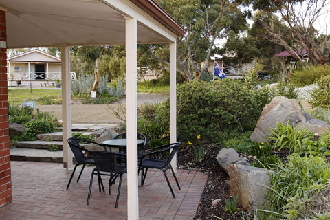 Cape Jervis Holiday Units - Redcliffe Tourism 0