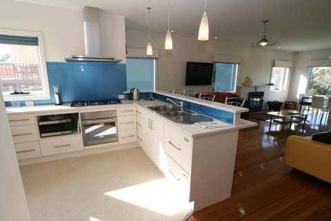 Bridport Holiday Rental - Redcliffe Tourism 2
