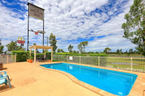 Country Roads Motor Inn Goondiwindi - Redcliffe Tourism 0