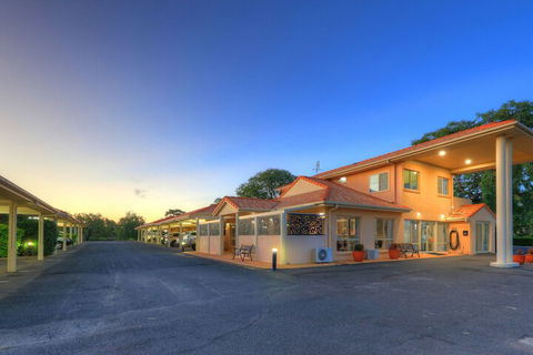 Country Roads Motor Inn Goondiwindi - Redcliffe Tourism 1