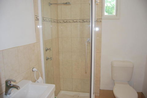 Jacaranda Cottage - Redcliffe Tourism 2
