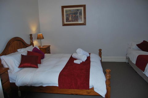 Jacaranda Cottage - Redcliffe Tourism 4