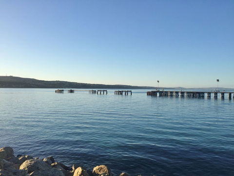 Hilton Motel - Redcliffe Tourism 1