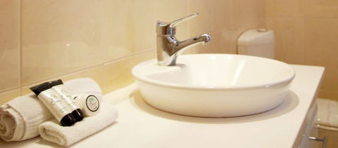 Hilton Motel - Redcliffe Tourism 3