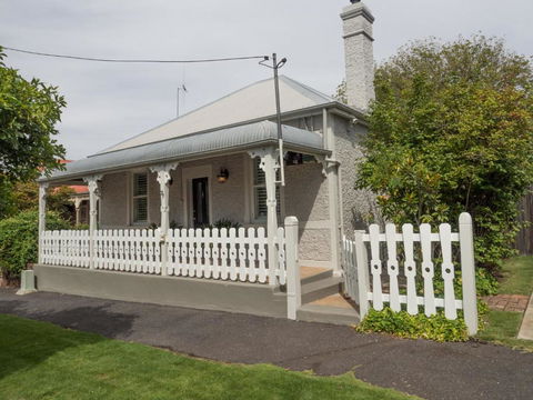 Cottage 79 - Redcliffe Tourism 1