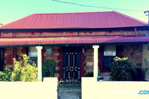 A Miners Rest - Redcliffe Tourism 0