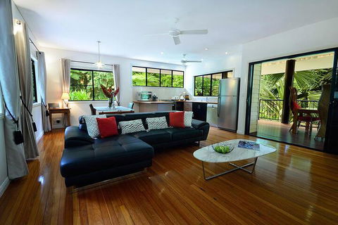 Misty Mountains Rainforest Retreat - Redcliffe Tourism 5