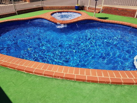 Golden Reef Motor Inn - Redcliffe Tourism 2