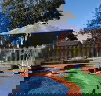 Golden Reef Motor Inn - Redcliffe Tourism