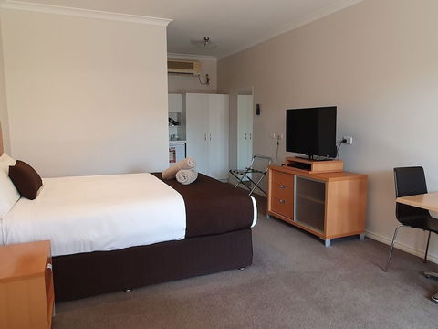 Golden Reef Motor Inn - Redcliffe Tourism 5