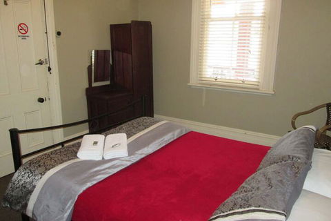 Maclean Hotel - Redcliffe Tourism 2