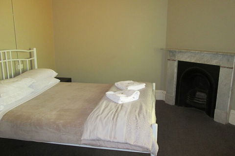 Maclean Hotel - Redcliffe Tourism 7