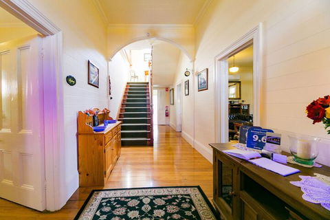 Riversleigh Guesthouse - Redcliffe Tourism 7