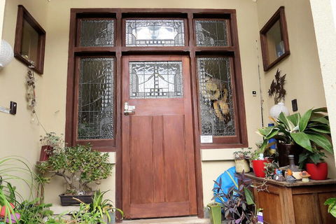 McCloud House - Redcliffe Tourism 1