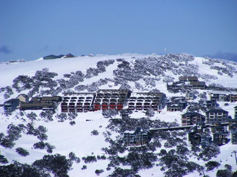 Arlberg Hotham - Redcliffe Tourism 0