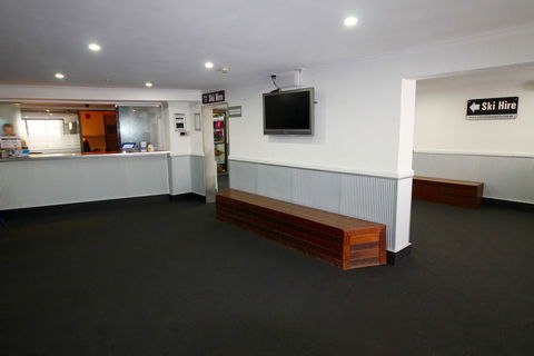 Arlberg Hotham - Redcliffe Tourism 4