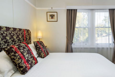 Ashdowns Of Dover B&B - Redcliffe Tourism 2