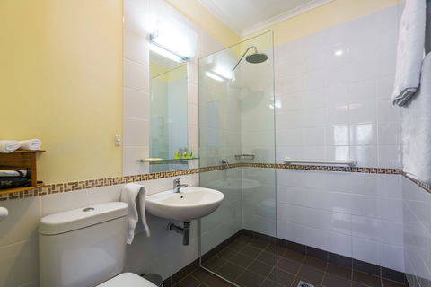Ashdowns Of Dover B&B - Redcliffe Tourism 4