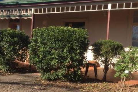 Catania Cottage & Farmhouse - Redcliffe Tourism 2