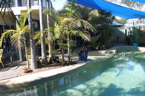 Salamander Beach Accommodation Adults Only - Redcliffe Tourism 1