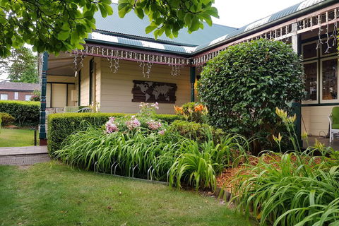 Glenella Guesthouse - Redcliffe Tourism 1