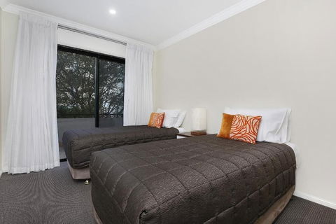 Wollongong Serviced Apartments - Redcliffe Tourism 4