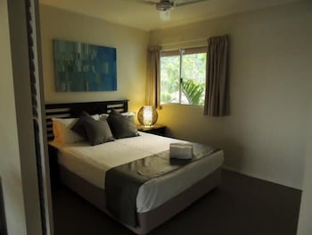 Airlie Central Apartments - Redcliffe Tourism 6