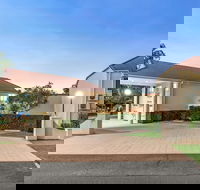 Villa Nova - Redcliffe Tourism