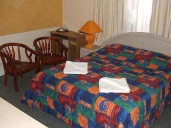 Chadstone Executive Motel - Redcliffe Tourism 4