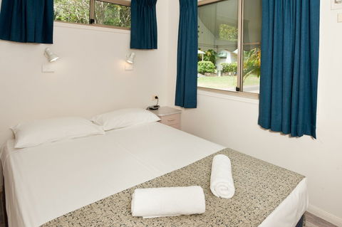 Ellis Beach Oceanfront Bungalows - Campground - Redcliffe Tourism 2