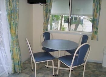 Ellis Beach Oceanfront Bungalows - Campground - Redcliffe Tourism 1
