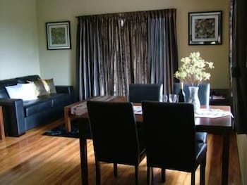 A Sacred Mountain Retreat - Redcliffe Tourism 5