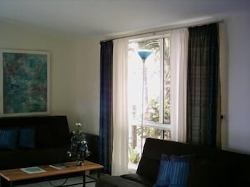 A Sacred Mountain Retreat - Redcliffe Tourism 4