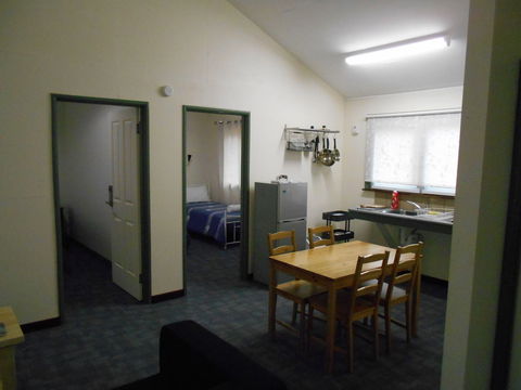 Chalets On Stoneville - Redcliffe Tourism 4