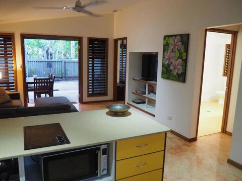 Cassawong Cottages - Redcliffe Tourism 4