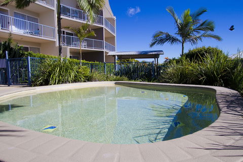 Endless Summer Resort - Redcliffe Tourism 2
