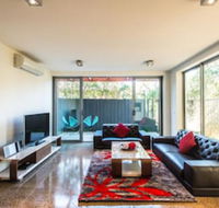 Orange Serviced Apartment - Redcliffe Tourism