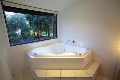 Crookneck Retreat - Redcliffe Tourism 4