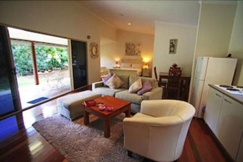 Crookneck Retreat - Redcliffe Tourism 5