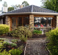 Magdala Motor Lodge  Lakeside Restaurant - Redcliffe Tourism