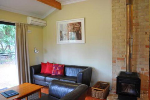 Karri Valley Chalets - Redcliffe Tourism 7