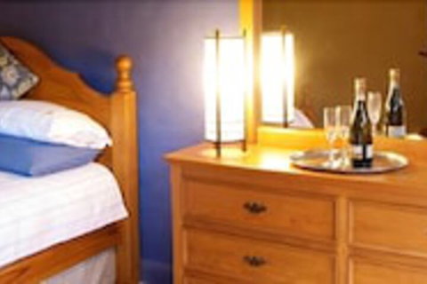 Forest Walks Lodge - Redcliffe Tourism 3