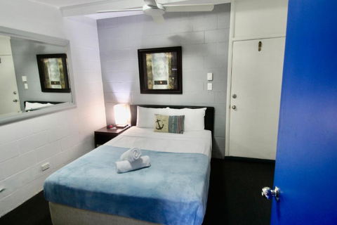 Hideaway Noosa Men Only Beach Resort - Redcliffe Tourism 1