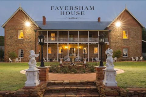 Faversham House - Redcliffe Tourism 0
