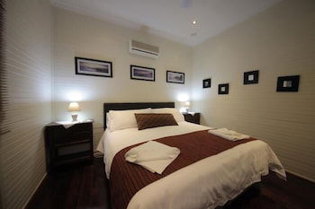 Rothwood B & B - Redcliffe Tourism 5