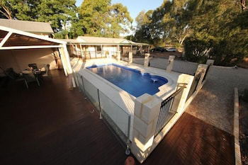 Rothwood B & B - Redcliffe Tourism 4